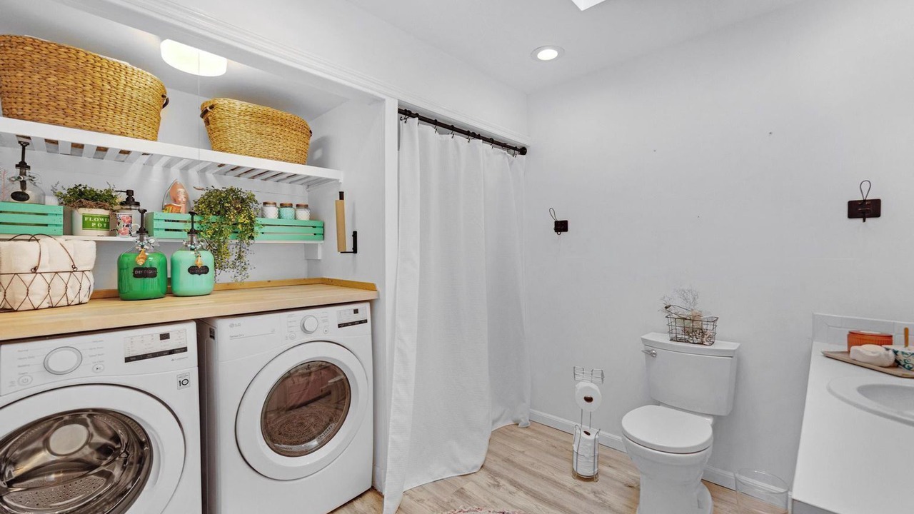 Photo of Bathroom in Long Beach Estates