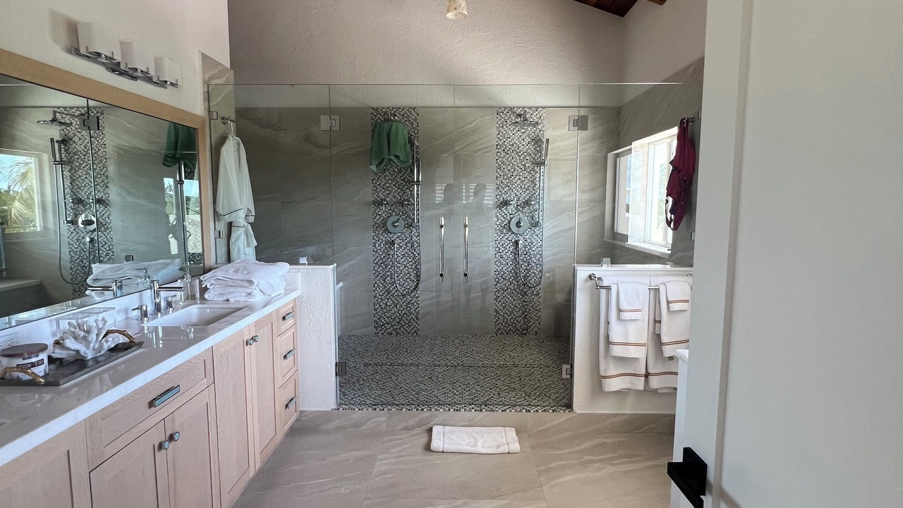 Photo of Bathroom in Islamorada