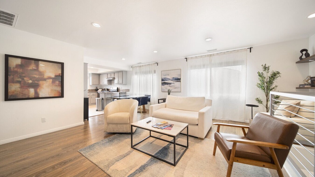 Photo of Livingroom in Lawndale