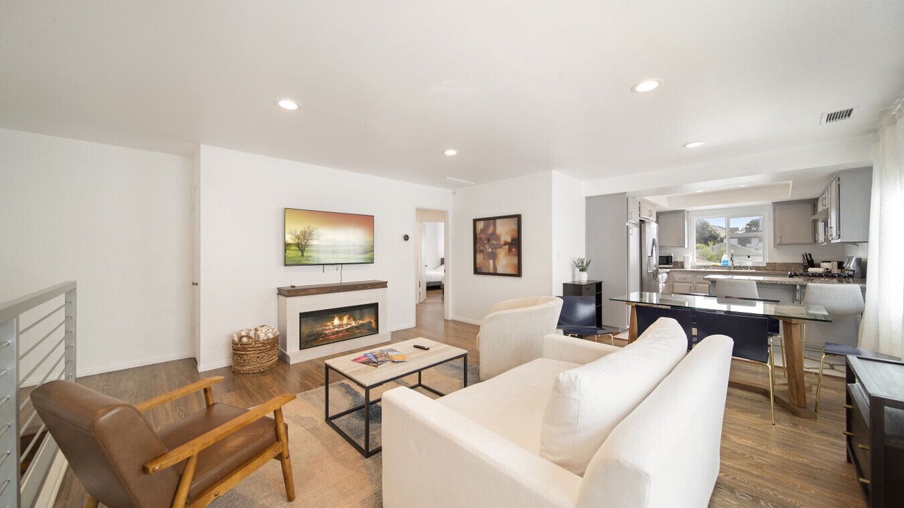Photo of Livingroom in Lawndale