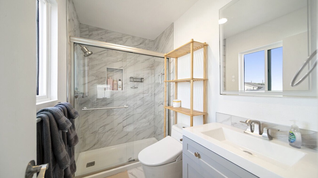 Photo of Bathroom in Lawndale
