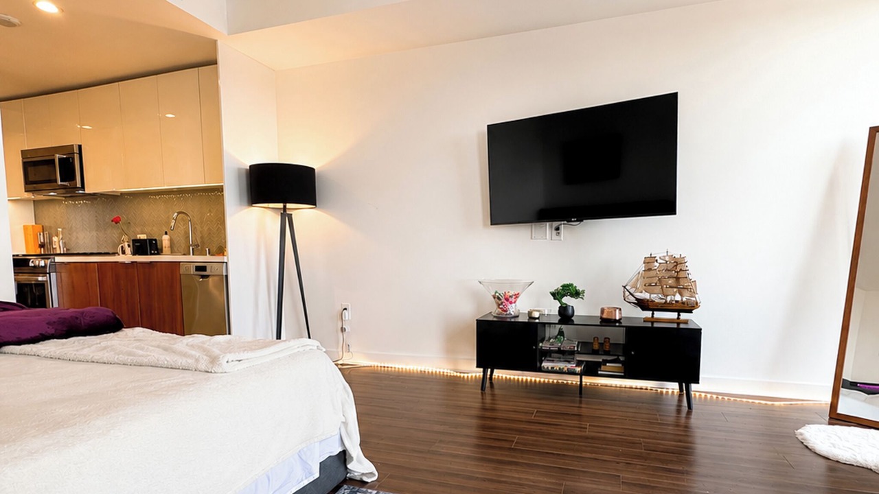 Photo of Bedroom in Beverly Grove