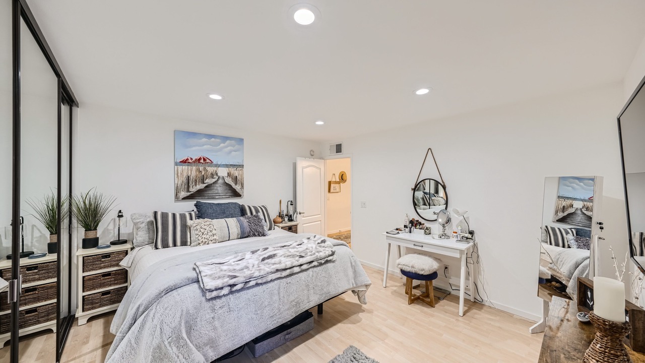 Photo of Bedroom in Harbor