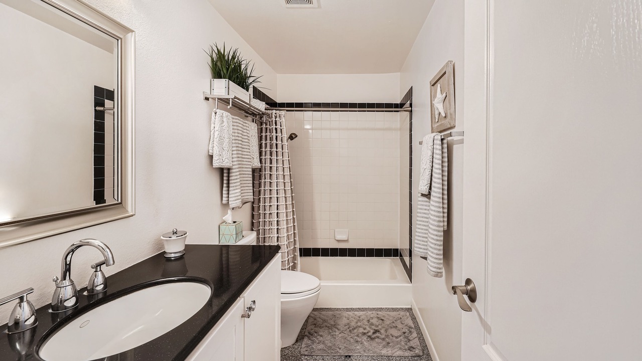 Photo of Bathroom in Harbor