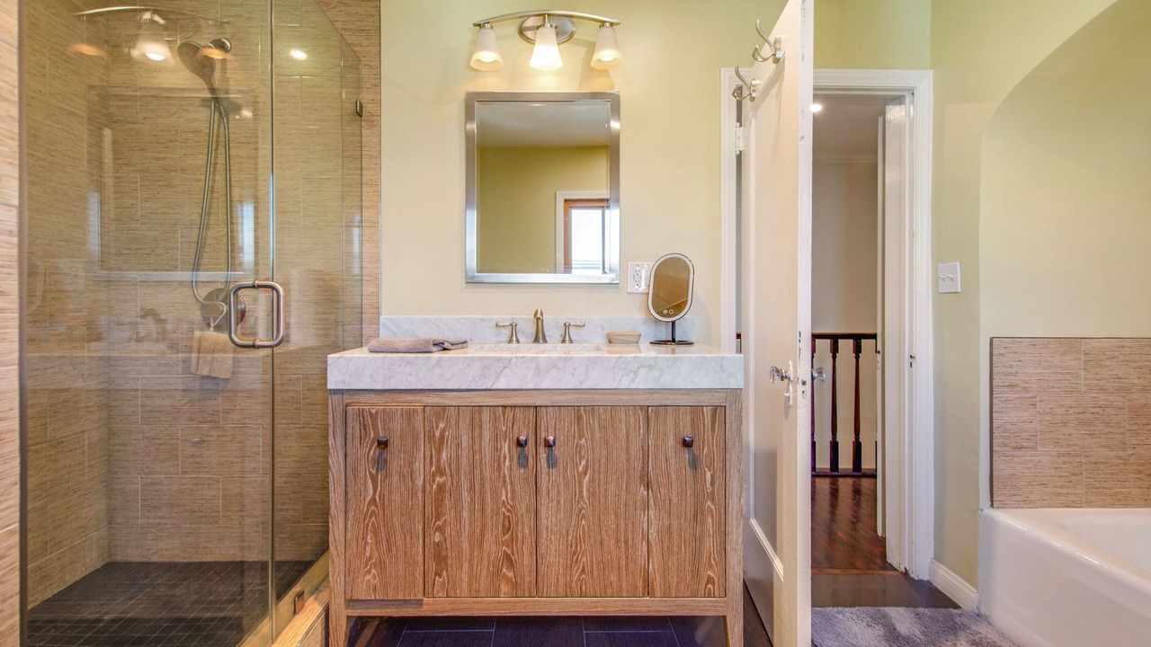 Photo of Bathroom in View Park-Windsor Hills