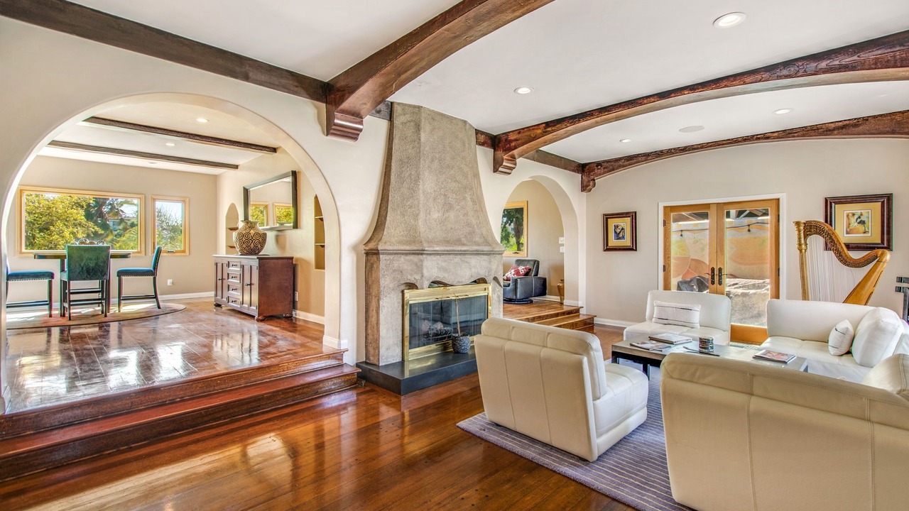 Photo of Livingroom in View Park-Windsor Hills