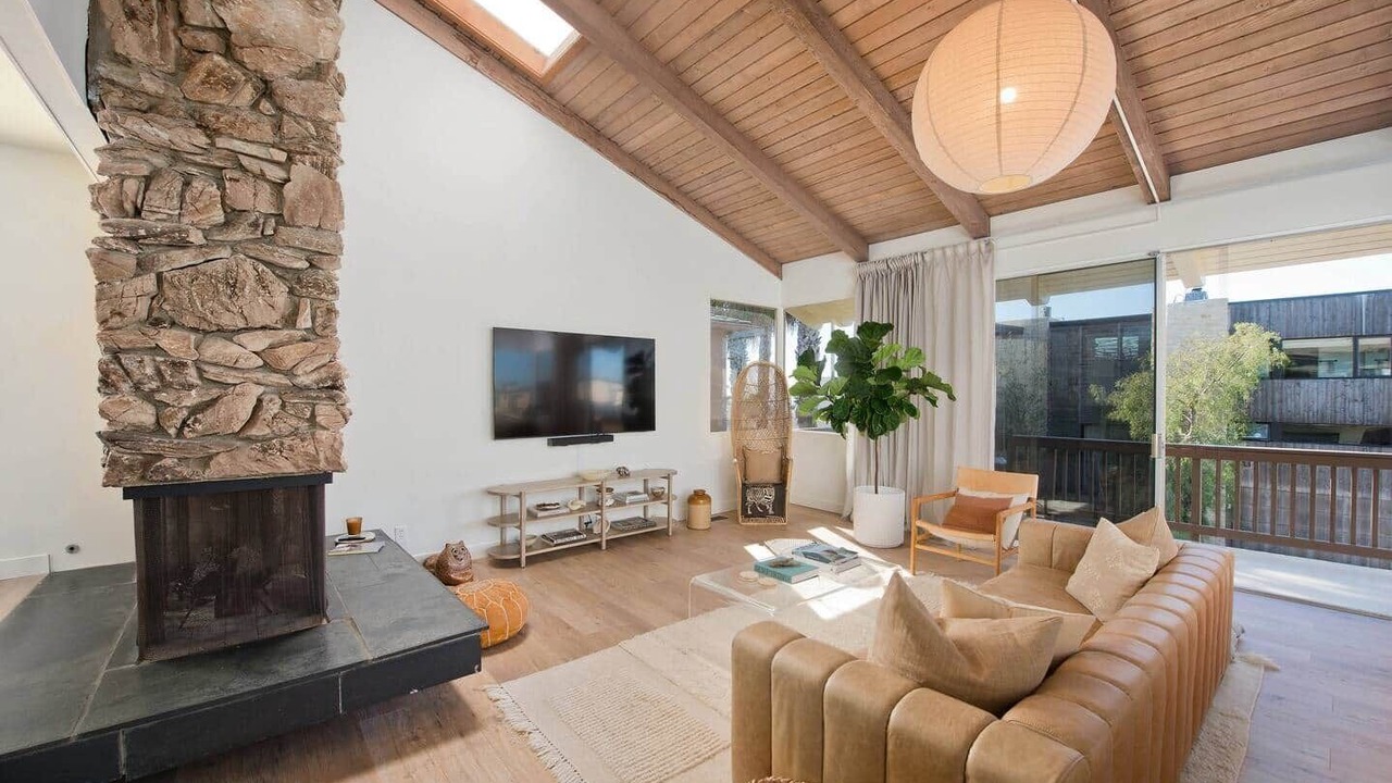Photo of Livingroom in Sand Section