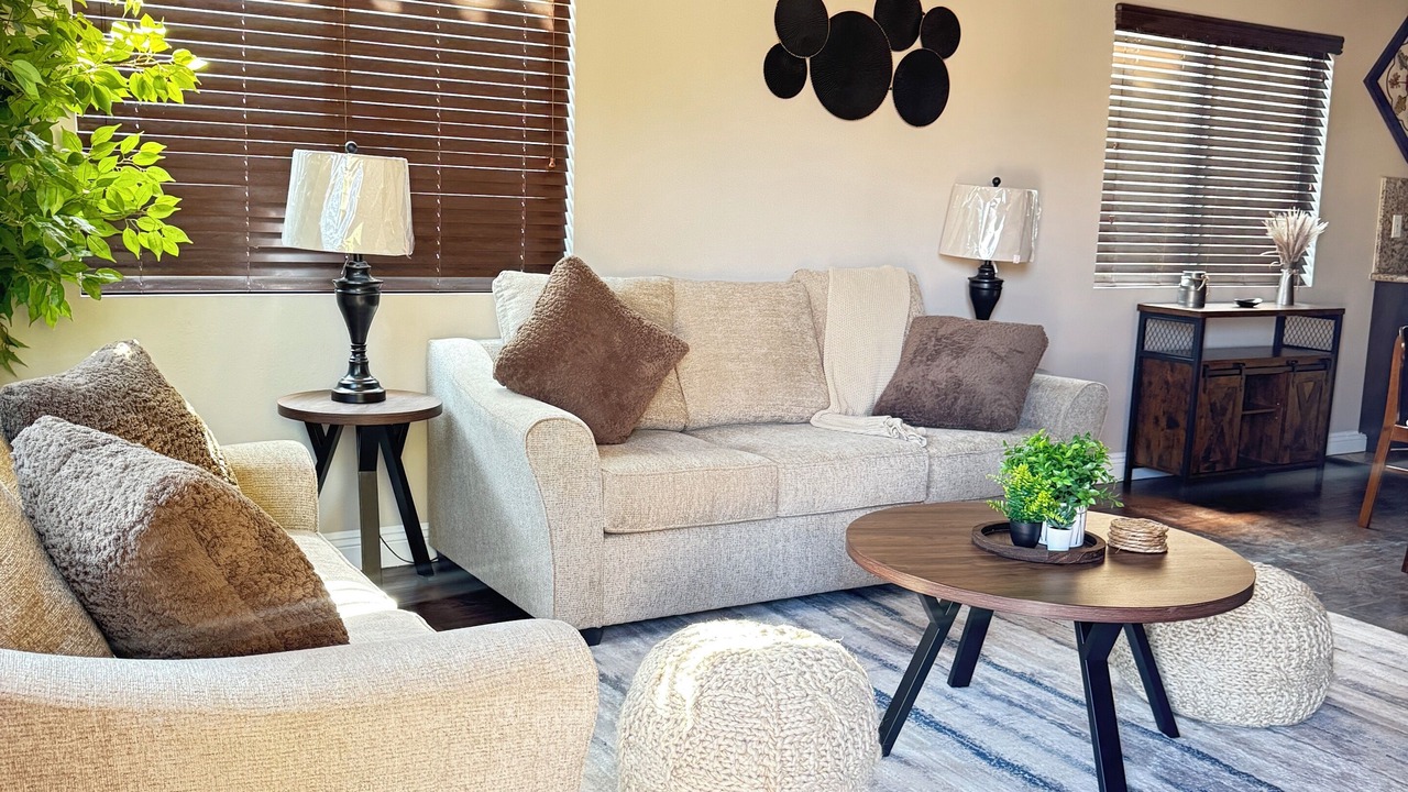 Photo of Livingroom in Lennox