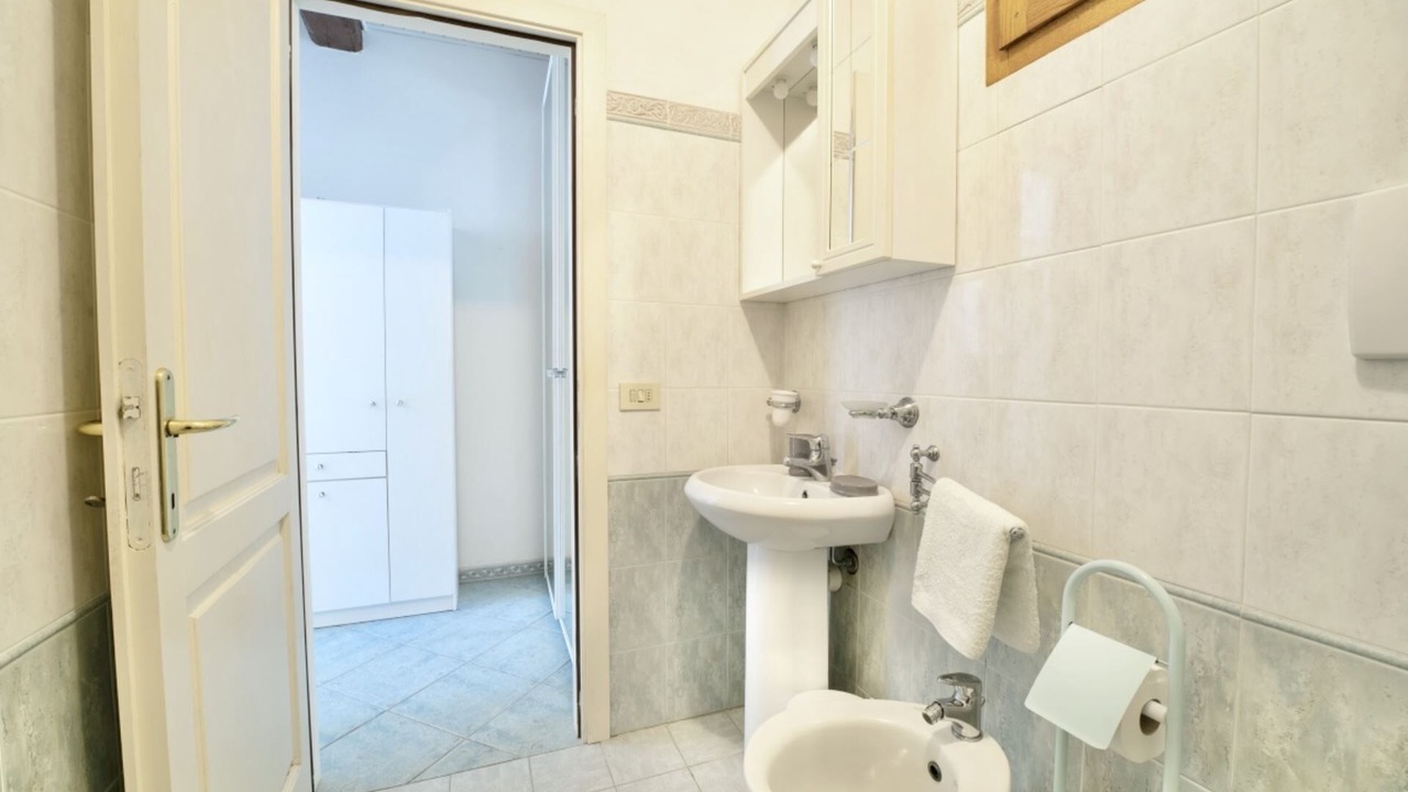 Photo of Bathroom in Patresi