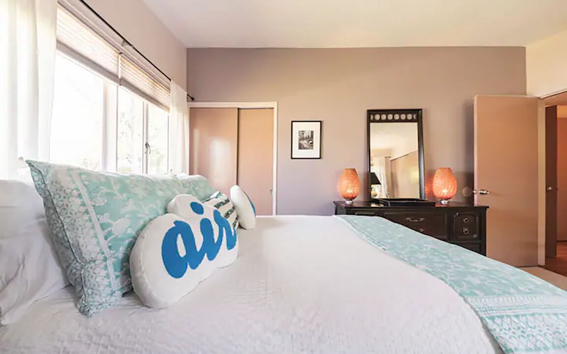 Photo of Bedroom in Bixby Knolls