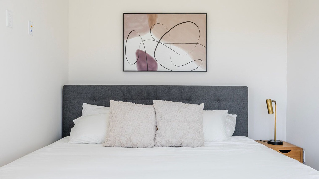 Photo of Bedroom in East Hollywood