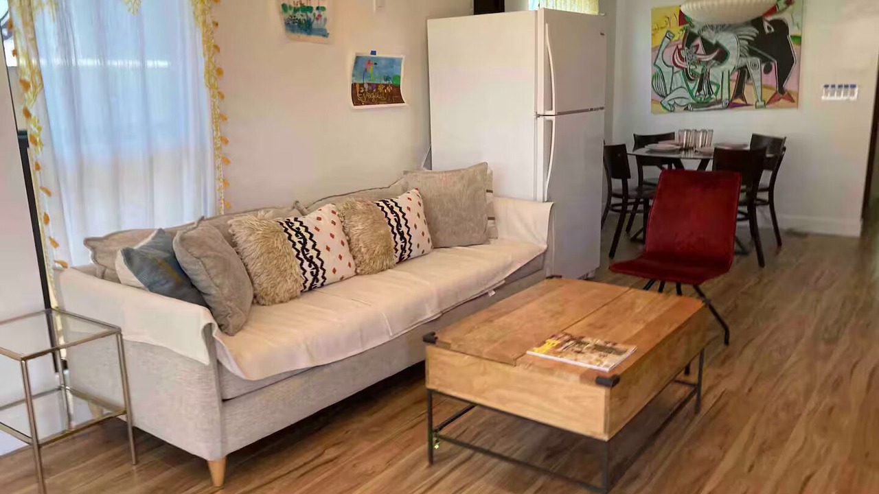 Photo of Livingroom in West Carson