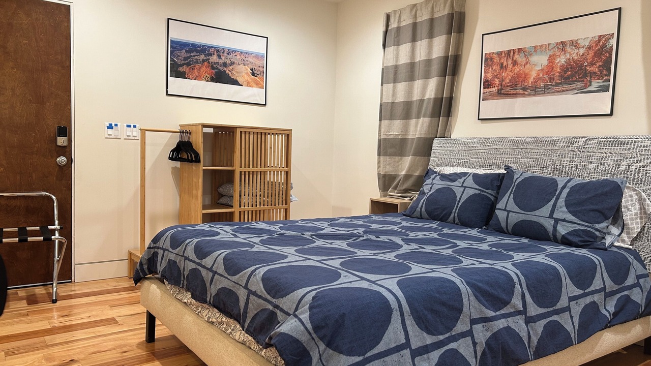 Photo of Bedroom in Inglewood
