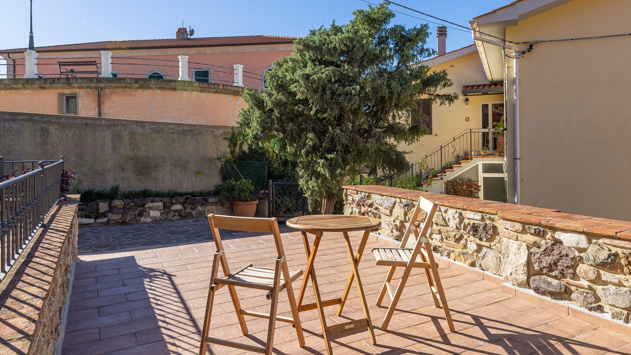 Photo of Patio Balcony in Castellina Marittima