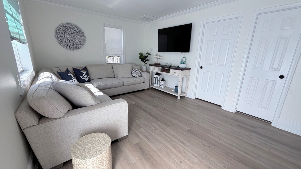 Photo of Livingroom in Rock Harbor
