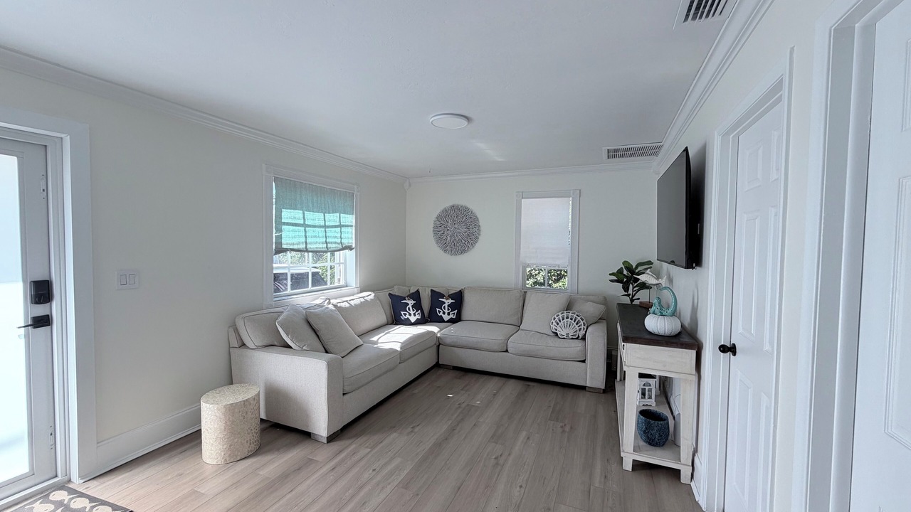 Photo of Livingroom in Rock Harbor
