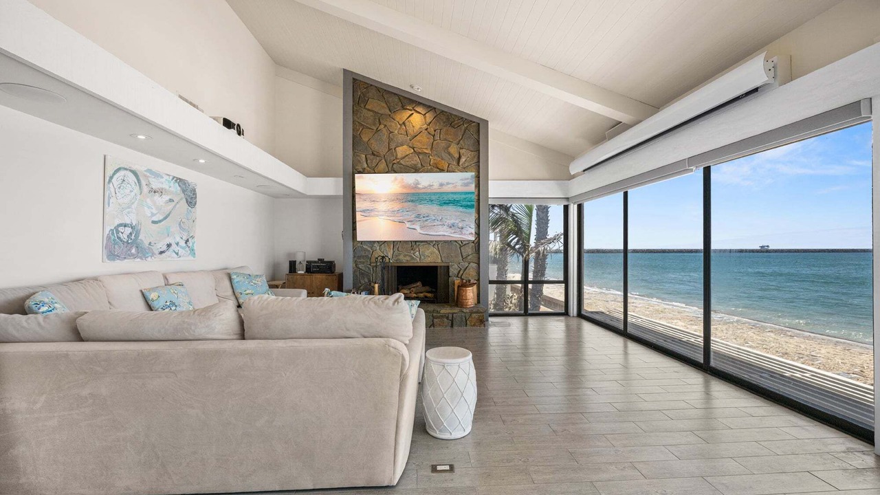 Photo of Livingroom in Peninsula