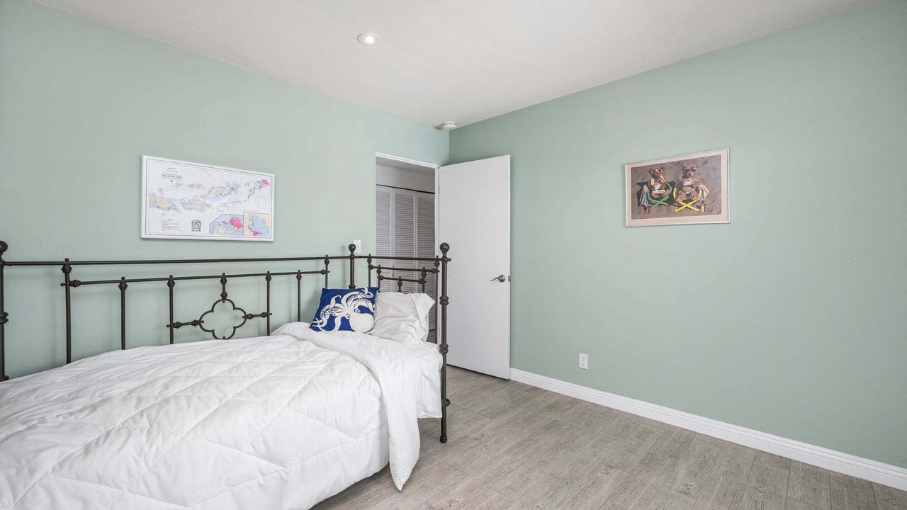 Photo of Bedroom in Peninsula