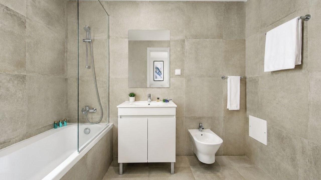 Photo of Bathroom in Meia Praia