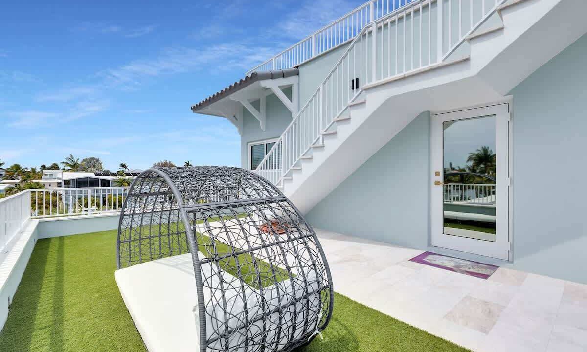 Photo of Patio Balcony in Venetian Shores