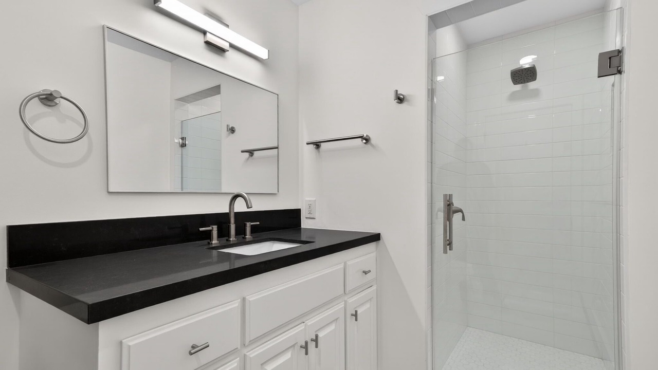 Photo of Bathroom in Harbor
