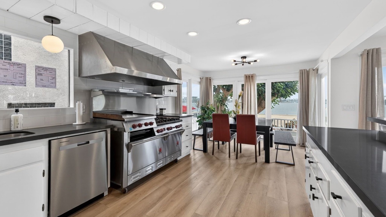 Photo of Kitchen in Harbor