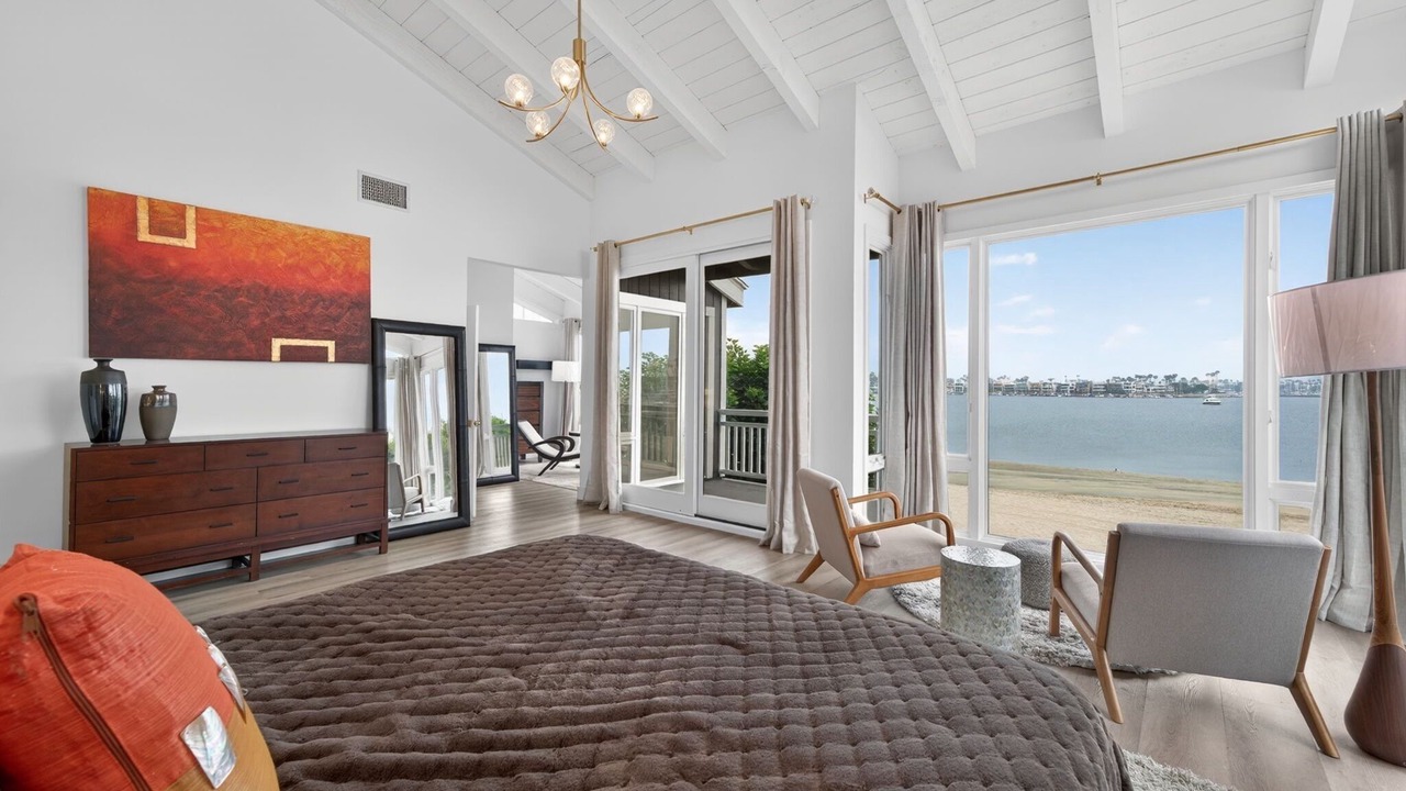 Photo of Bedroom in Harbor