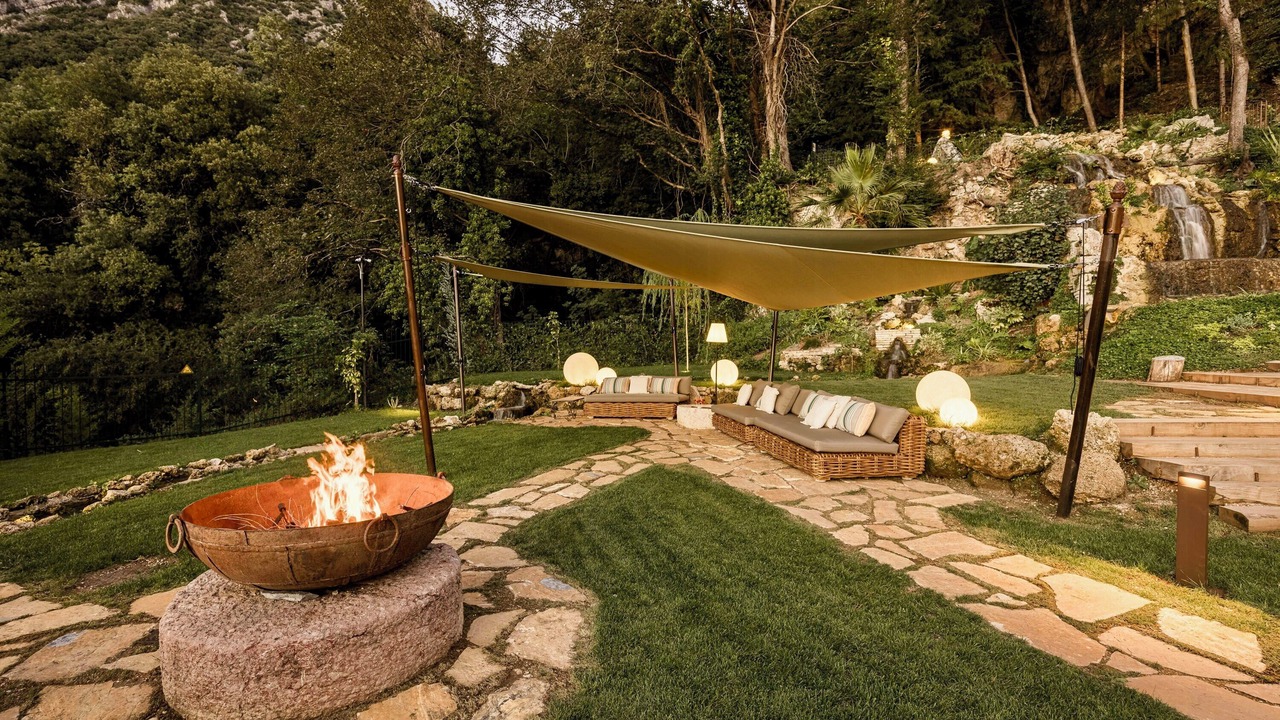 Photo of Outdoor in Pale