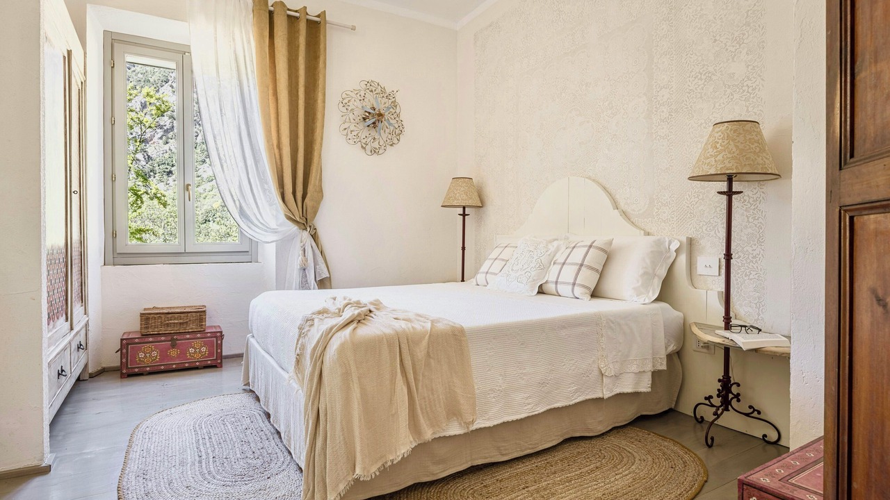 Photo of Bedroom in Pale