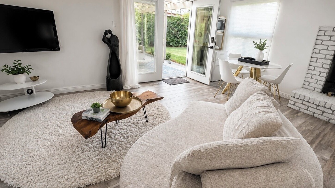 Photo of Livingroom in Los Altos