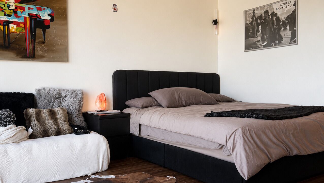 Photo of Bedroom in Beverly Grove