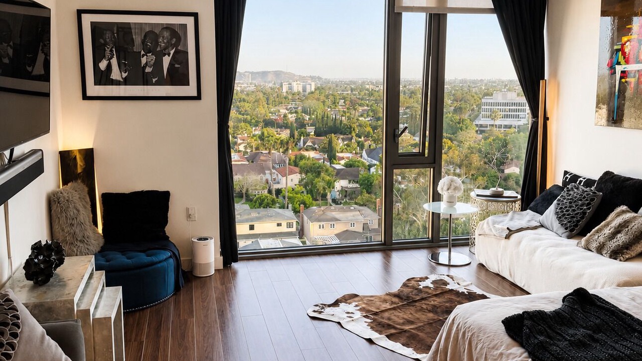 Photo of Bedroom in Beverly Grove