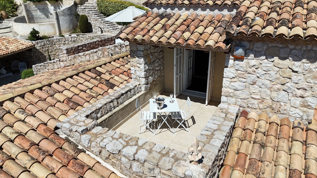 Photo of Outdoor in Latte