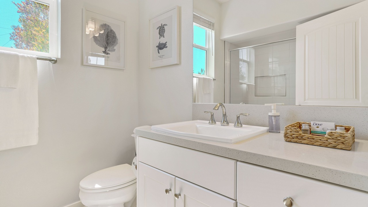 Photo of Bathroom in Harbor Gateway South