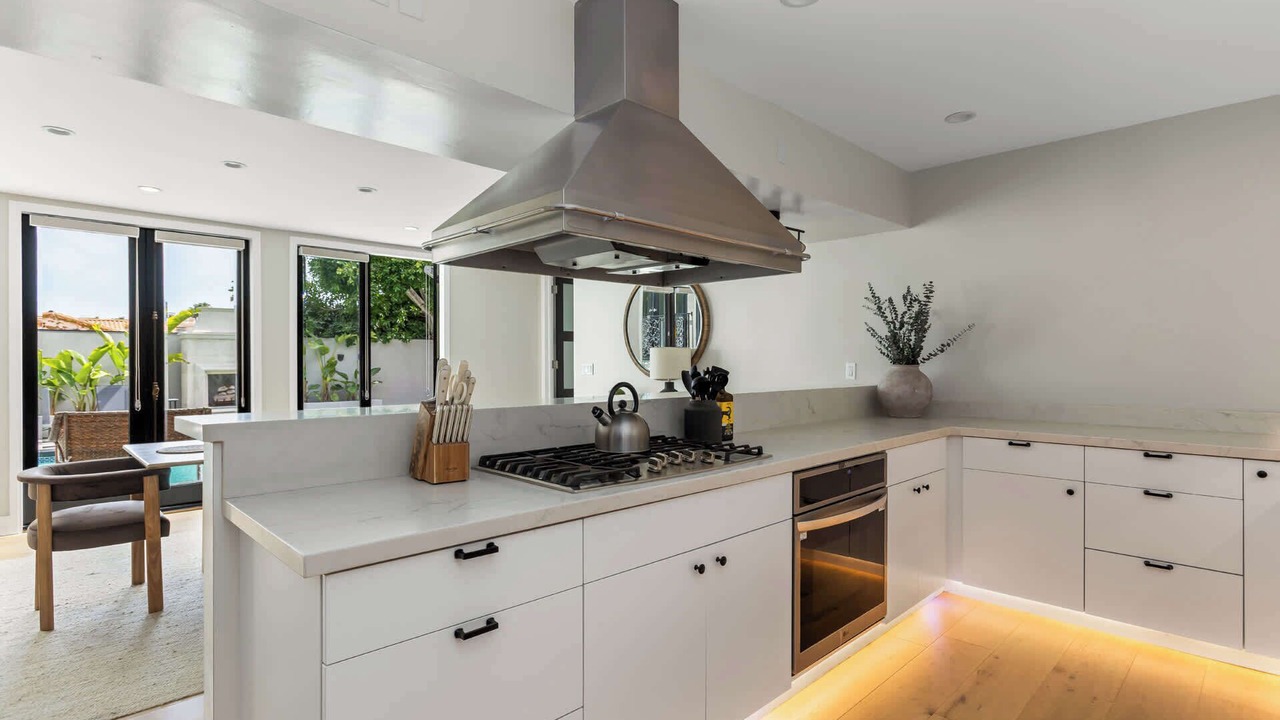 Photo of Kitchen in Hollywood Hills West