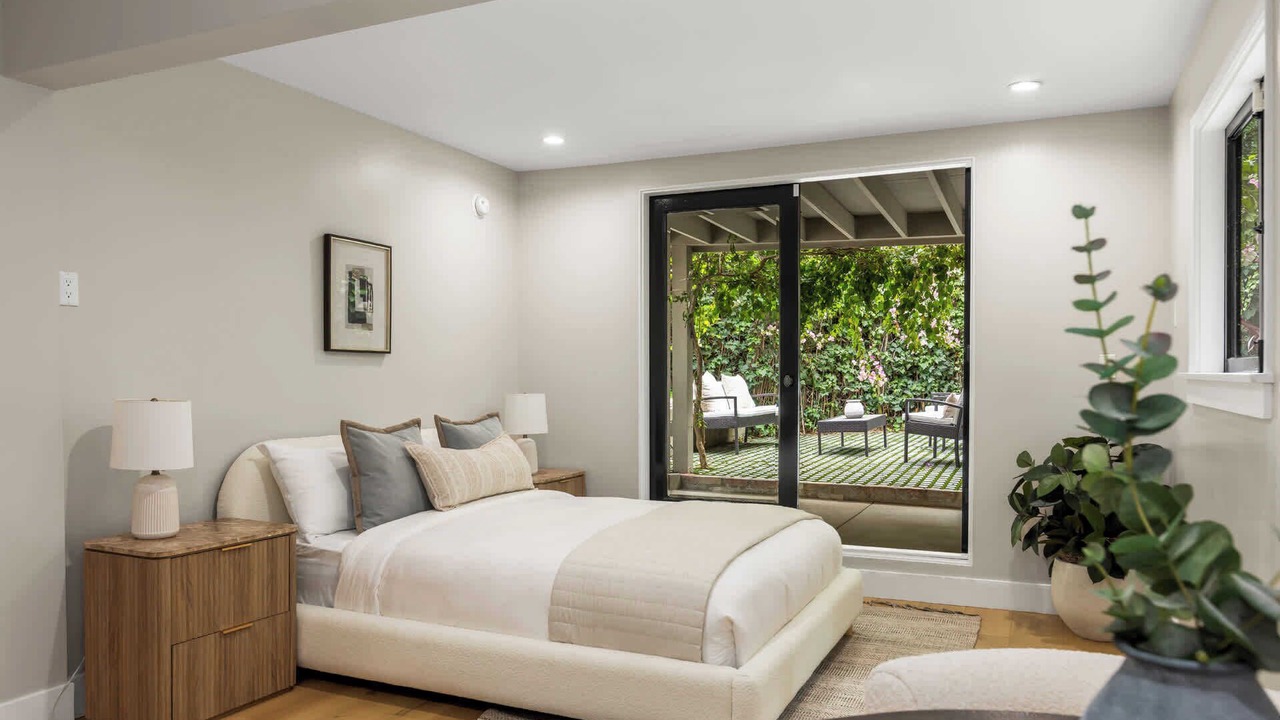 Photo of Bedroom in Hollywood Hills West