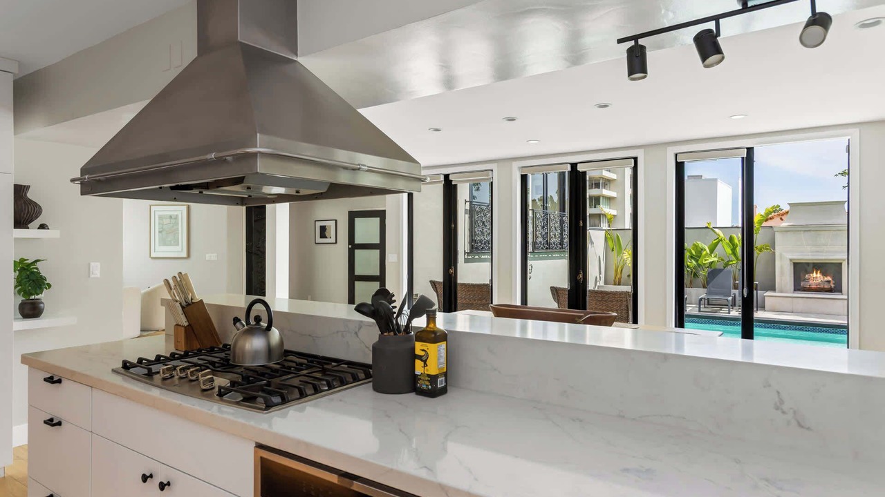 Photo of Kitchen in Hollywood Hills West