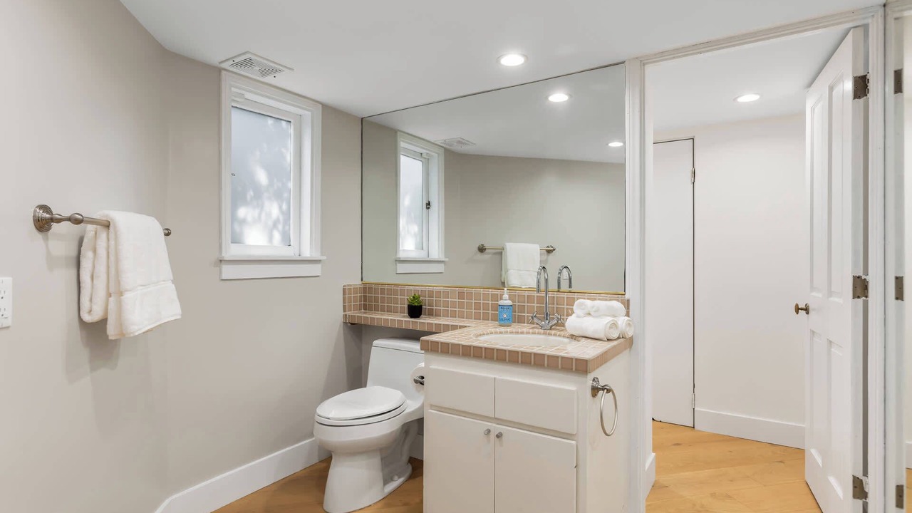 Photo of Bathroom in Hollywood Hills West