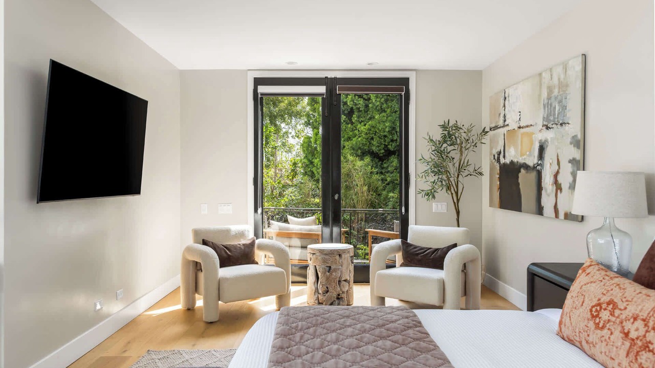 Photo of Bedroom in Hollywood Hills West