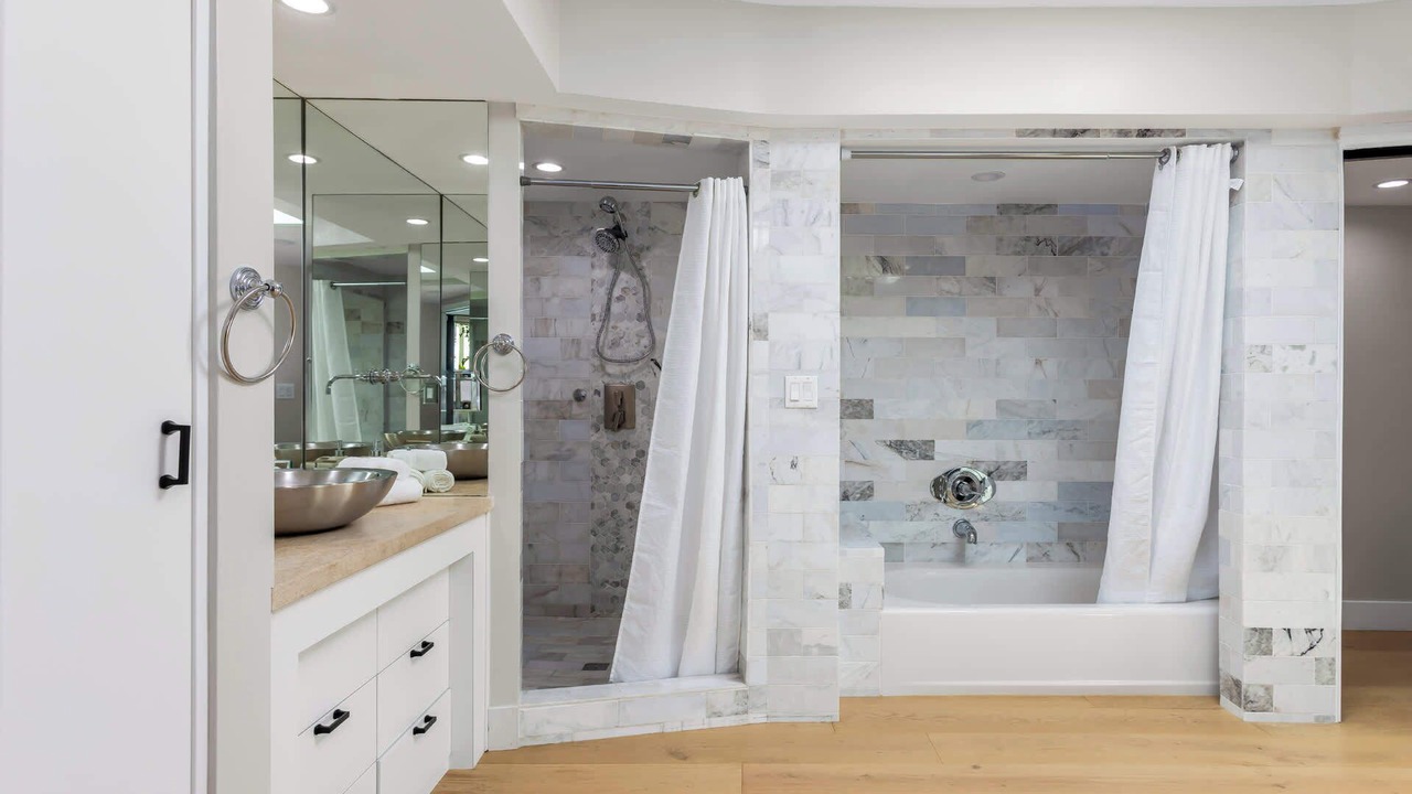 Photo of Bathroom in Hollywood Hills West