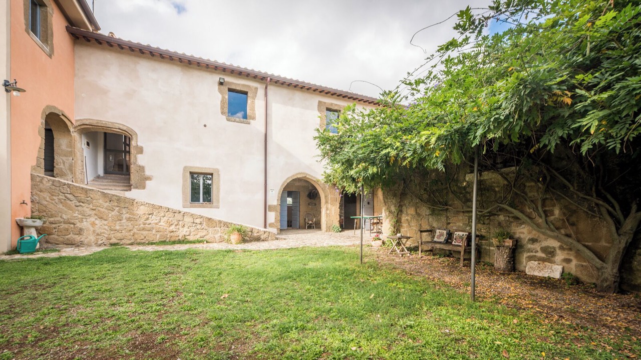 Photo of Outdoor in Farnese