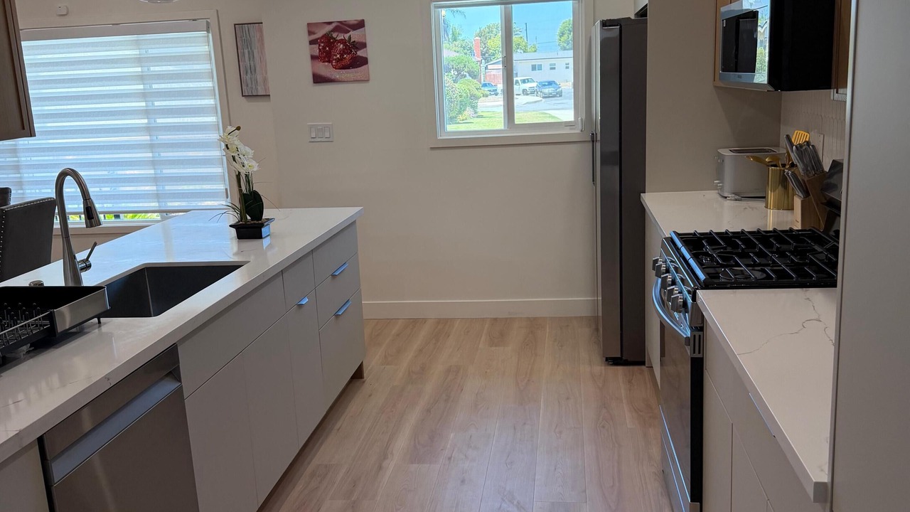Photo of Kitchen in Harbor Gateway North