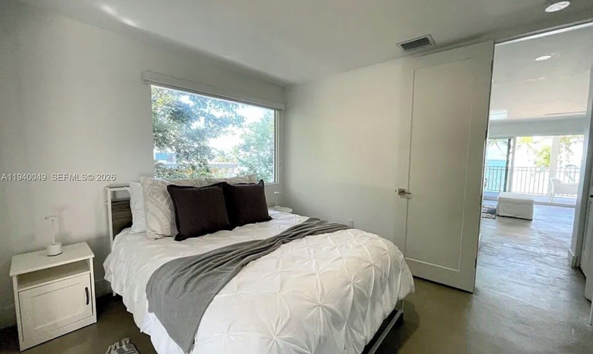 Photo of Bedroom in Monroe County