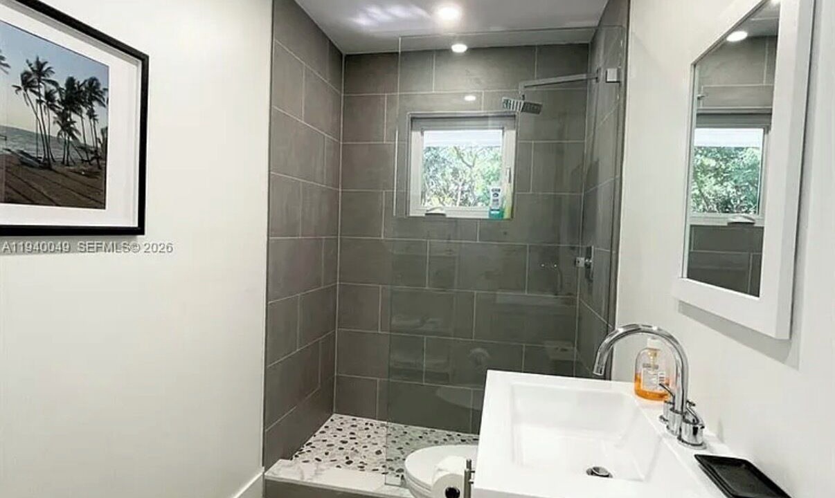 Photo of Bathroom in Monroe County