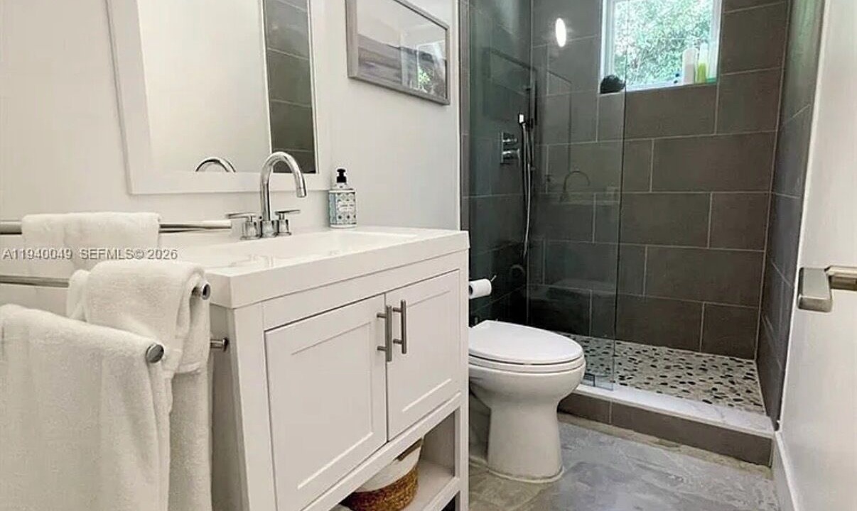 Photo of Bathroom in Monroe County