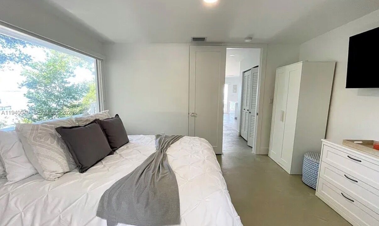 Photo of Bedroom in Monroe County
