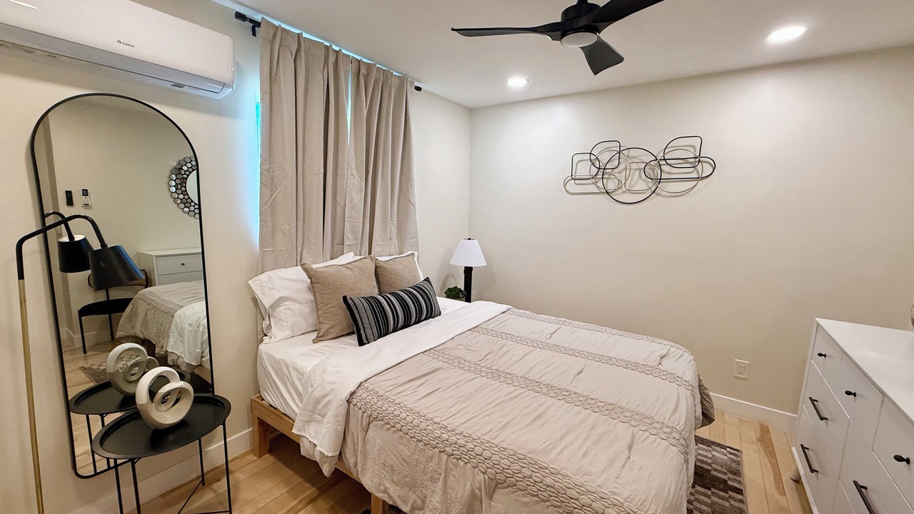 Photo of Bedroom in Inglewood