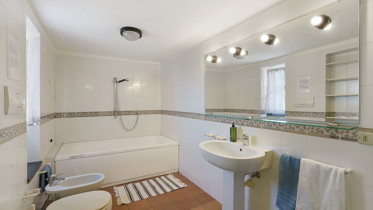 Photo of Bathroom in Recco