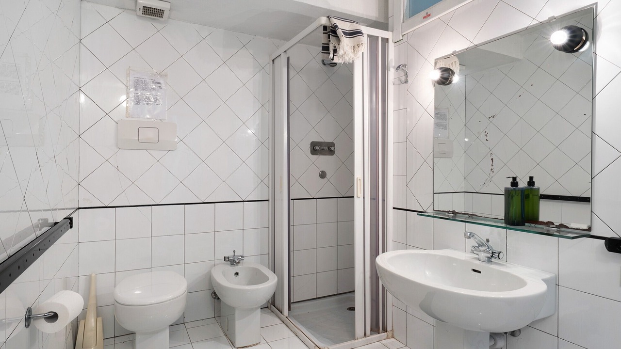 Photo of Bathroom in Recco