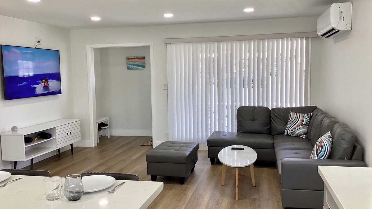 Photo of Livingroom in West Athens